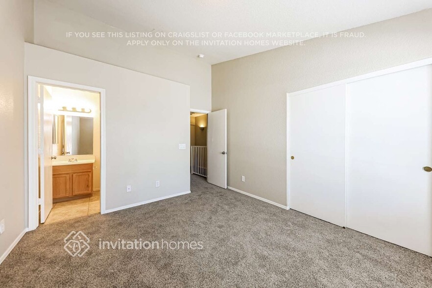 Building Photo - 7801 N 44th Dr