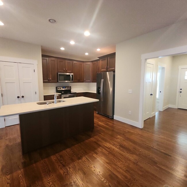 Building Photo - 1137 Cross Pointe Dr
