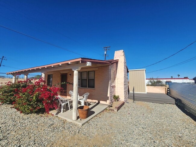 Building Photo - Charming One Bedroom Cottage COMING THIS A...