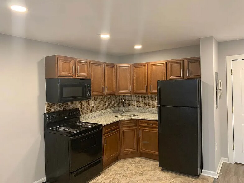 Primary Photo - 6001 N 17th St