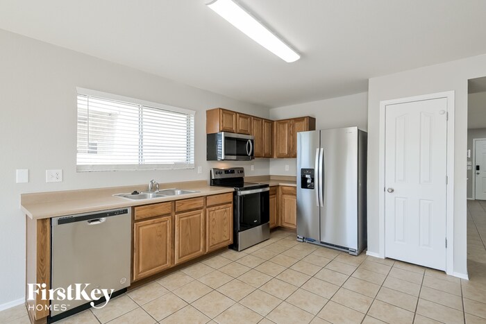 Building Photo - 5747 W King Snake Dr