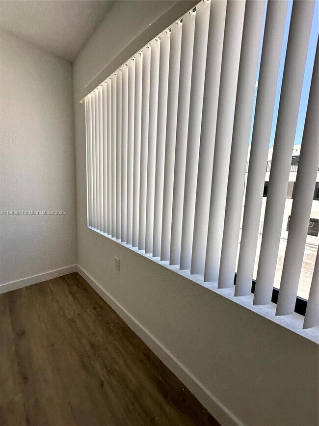 Building Photo - 14577 SW 261 St Ter