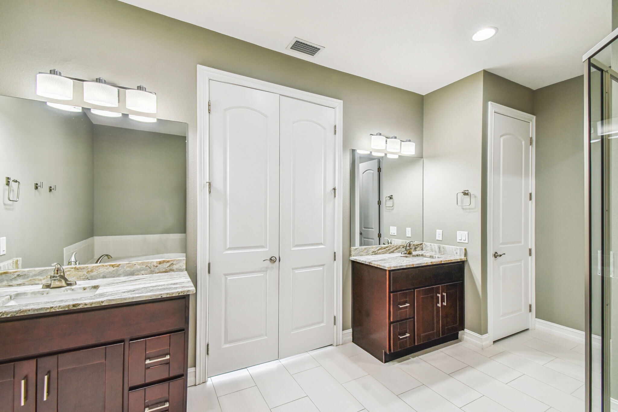 Building Photo - 622 S Matanzas Ave