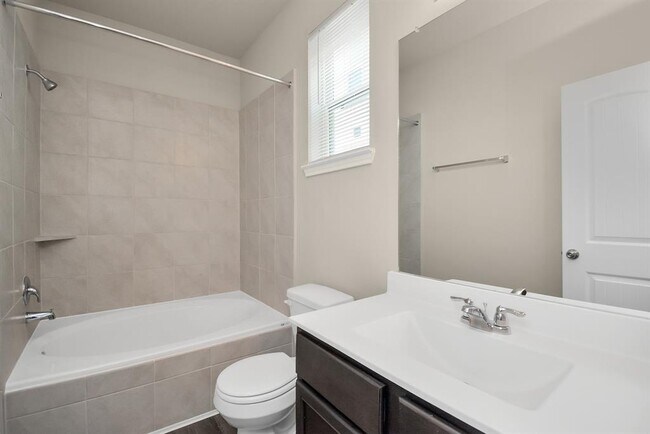 Building Photo - 2260 Raider Dr