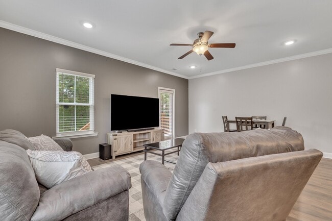 Building Photo - 174 Horizon Ln