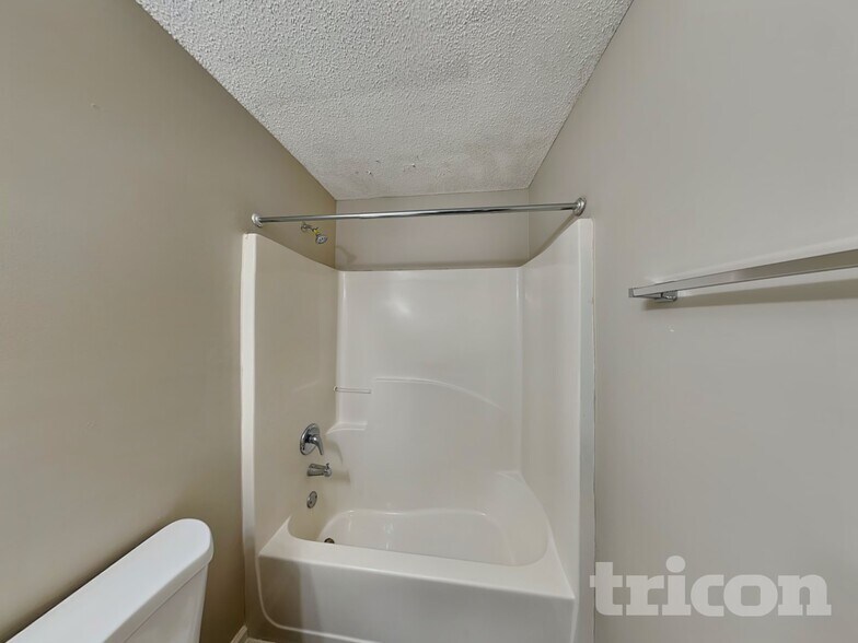 Building Photo - 345 Othello Dr