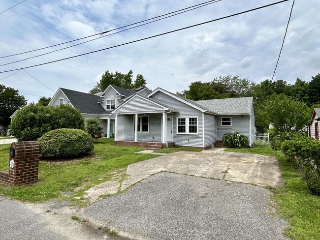 Building Photo - 161 Hughes Ave