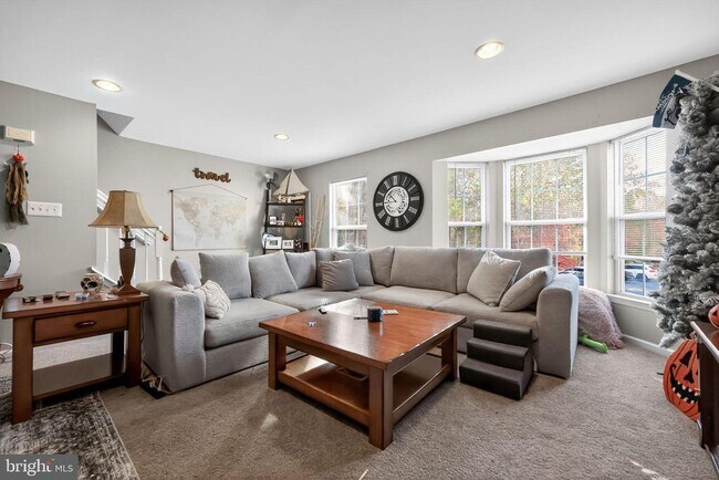 Building Photo - 37 Jessica Ct