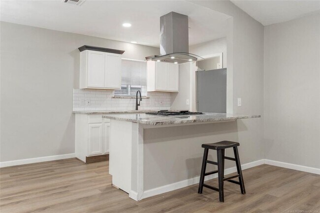 Building Photo - 417 W Birmingham St