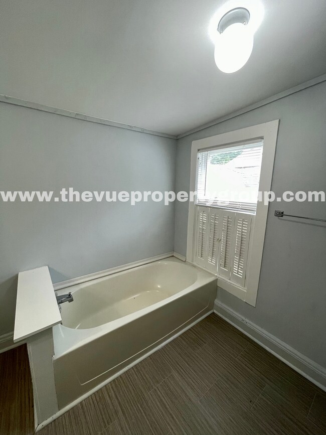 Building Photo - Spacious 3-Bedroom, 2-Bath Home with Modern Updates & Flex Rooms