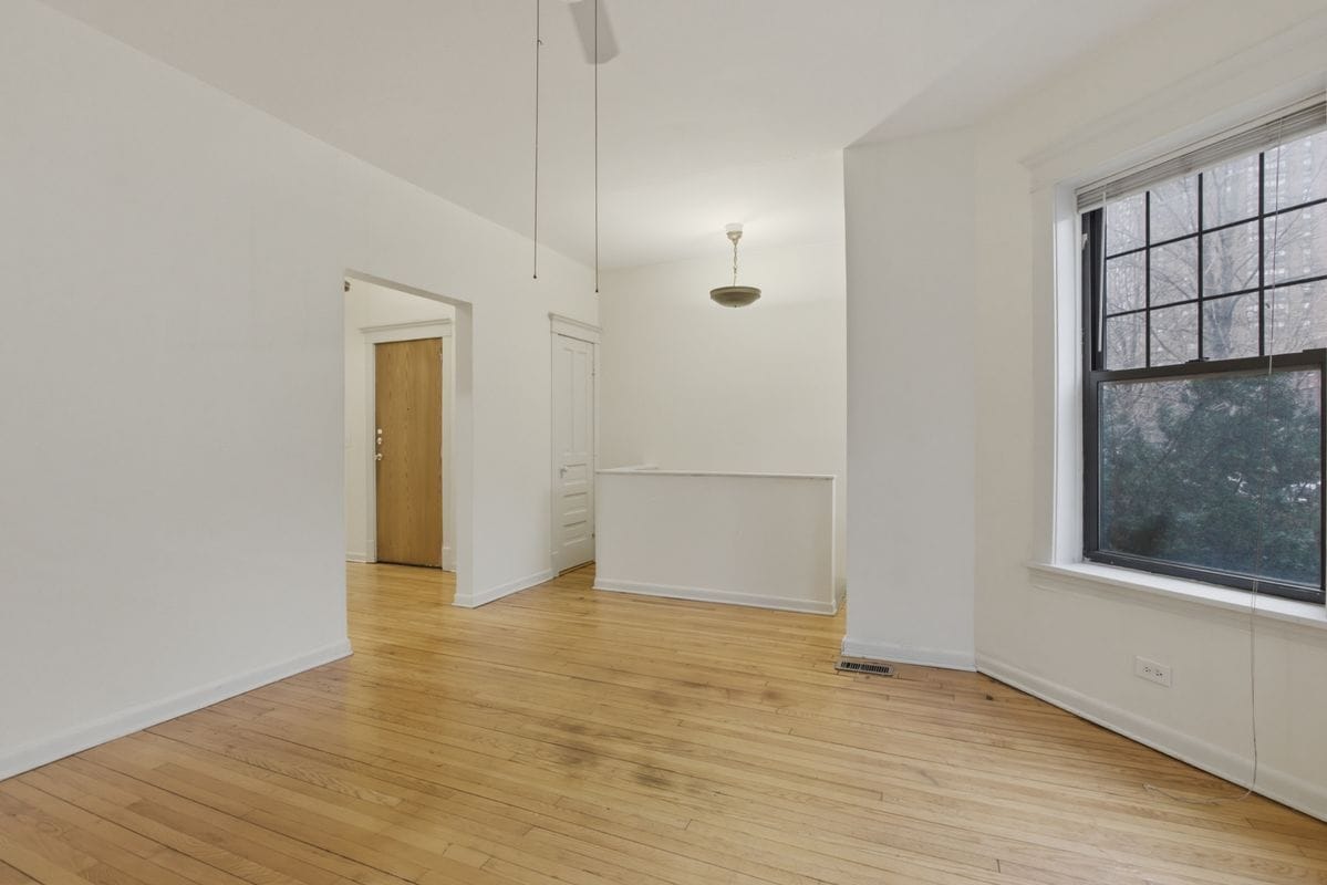 Building Photo - 5120 N Kenmore Ave