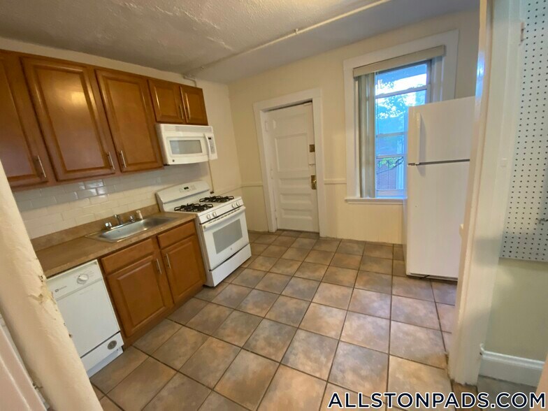Building Photo - 6 Barrows St