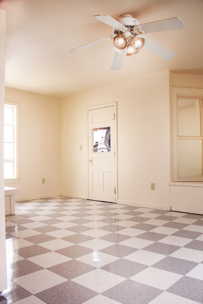 Primary Photo - 122 North St
