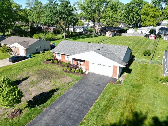 Building Photo - 5247 Silvertown Dr
