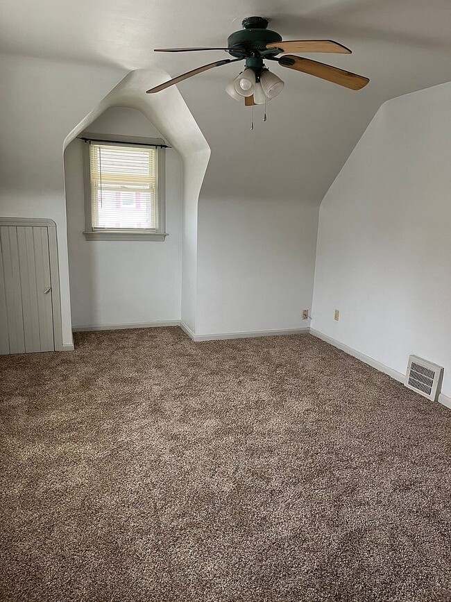 Building Photo - 4811 Albertly Ave