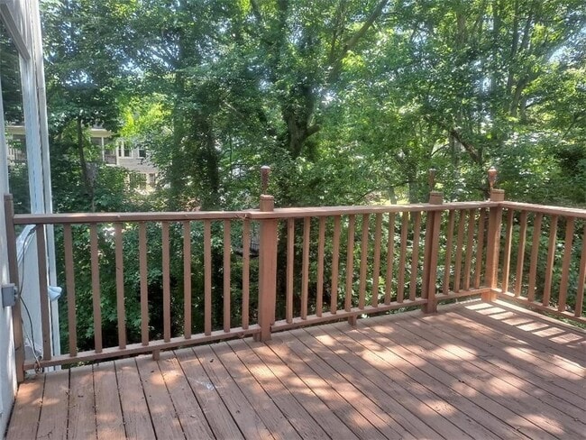 Building Photo - 2431 Coosawattee Dr NE