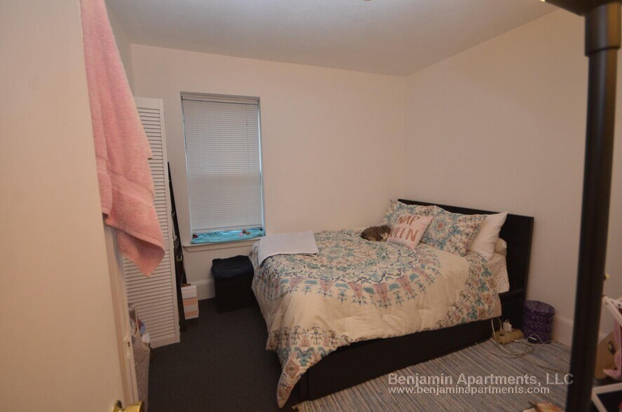 Building Photo - 878 Huntington Ave