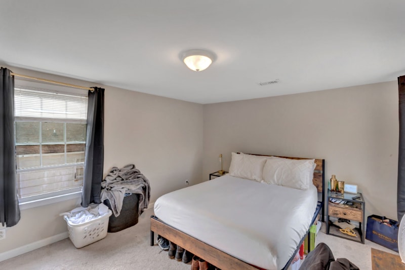 Building Photo - 922 Monticello Ave