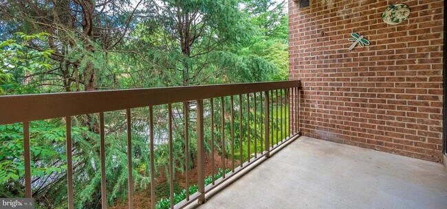 Building Photo - 11305 Commonwealth Dr