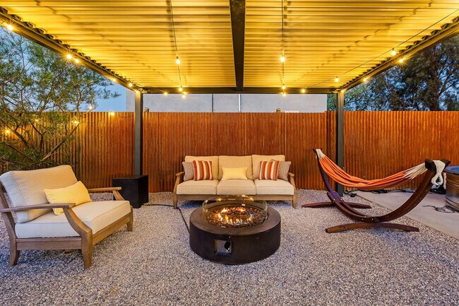 Building Photo - 1314 S 8th Ave