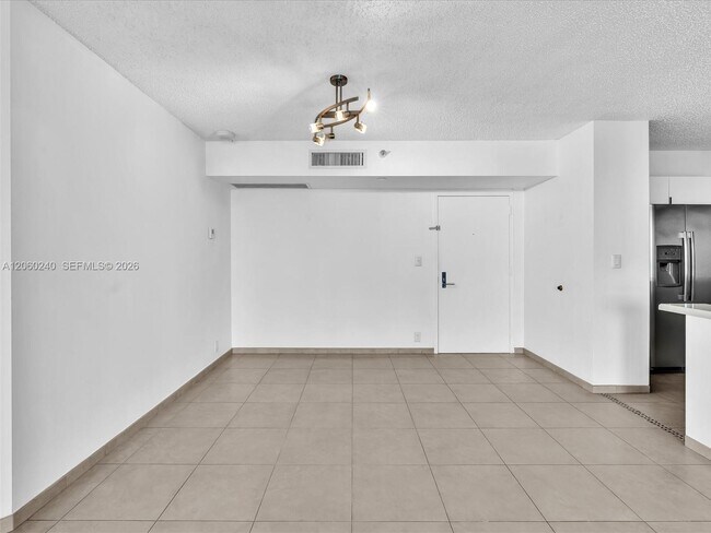 Building Photo - 3530 Mystic Pointe Dr