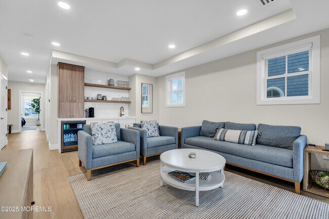 Building Photo - 3580 Ocean Terrace