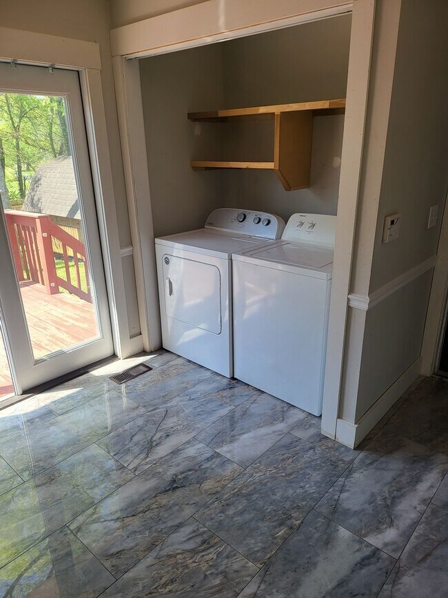 Building Photo - Nice 3 BR, 2.5 Ba with garage like new in Murfreesboro by Carter Realty Asvisors