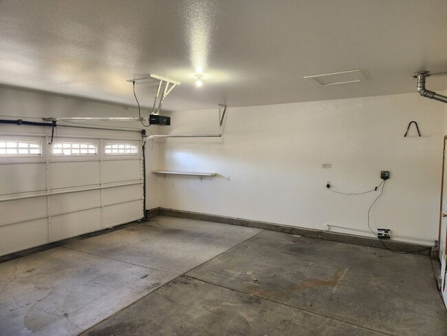 Building Photo - Patio Home For Rent in Winhaven Gardens