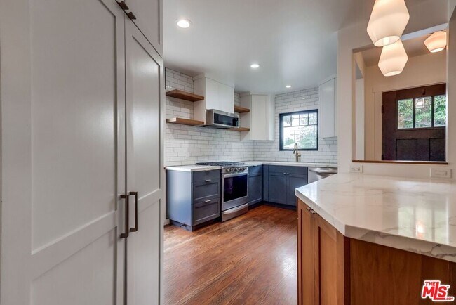 Building Photo - 3725 Edenhurst Ave