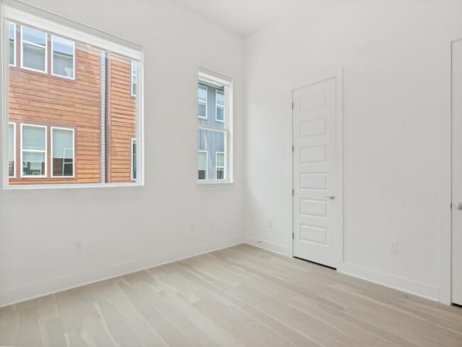 Building Photo - 2505 Bluebonnet Ln