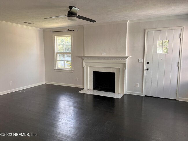 Building Photo - 4743 Kerle St