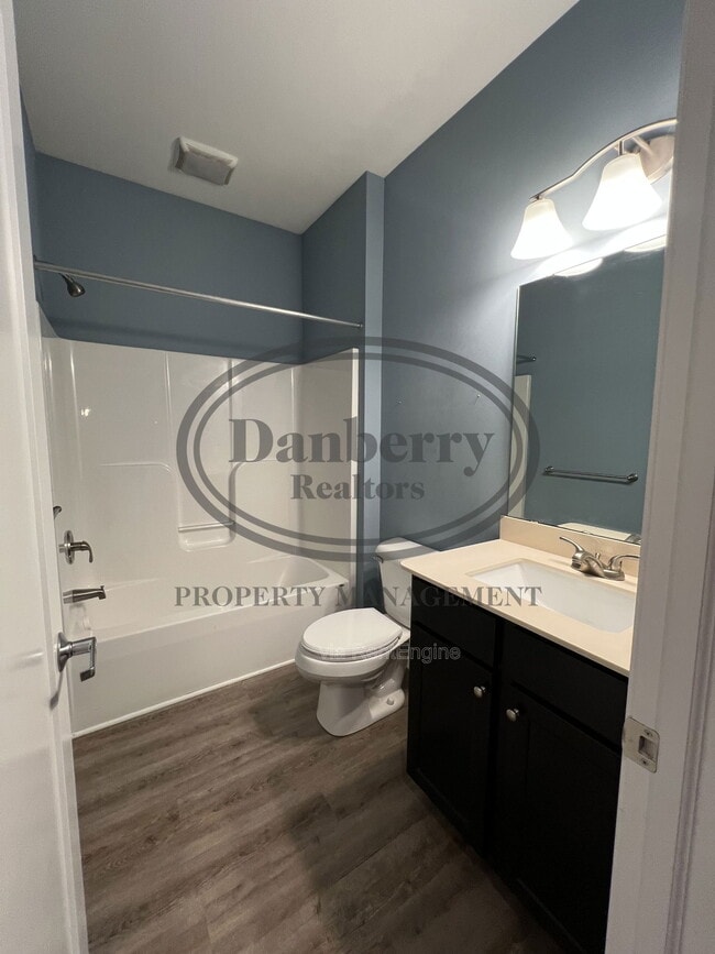 Building Photo - 6625 Wesley Dr