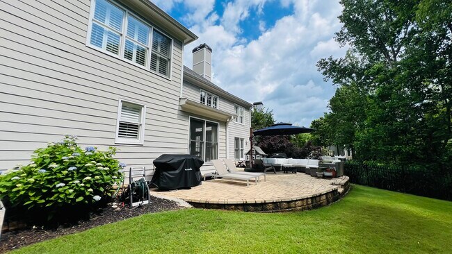 Building Photo - 4987 Dovecote Trail