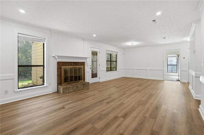 Building Photo - 129 Sandalwood Cir