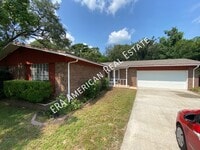 Building Photo - 1006 Pine Lake Dr