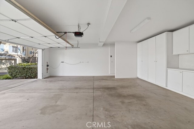 Building Photo - 3 Chandon