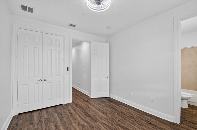 Building Photo - 2502 N Dixie Hwy