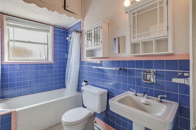 Building Photo - Cultural District Rental