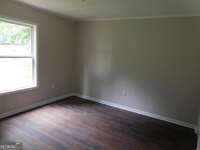 Building Photo - 145 Sarsen Cir