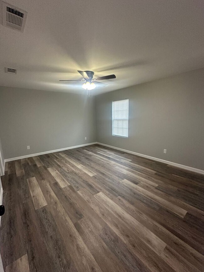 Building Photo - 3 Bed 2 Bath - New Construction - Now Available
