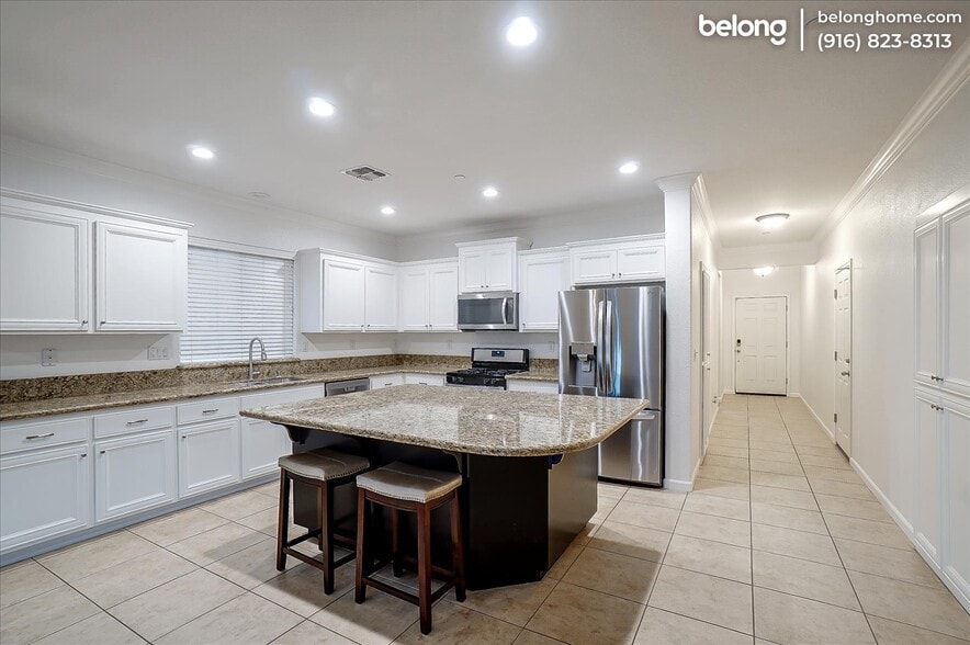Building Photo - 1873 Rezzano Way