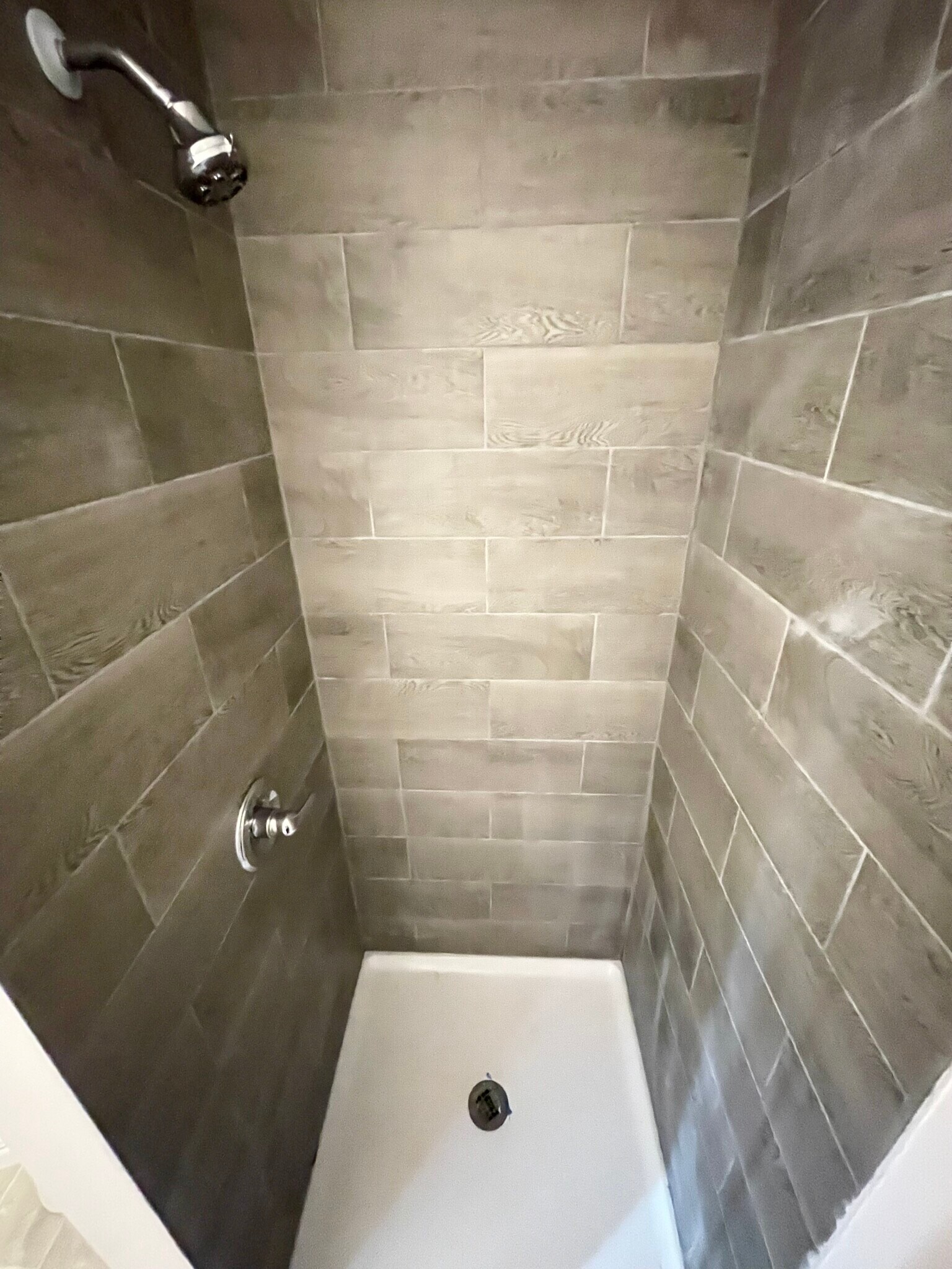 Bathroom - 54 Woodman St