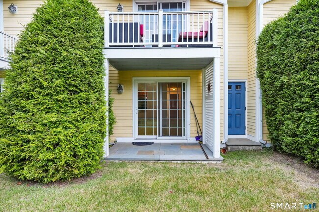 Building Photo - 6 Silvermine Ave