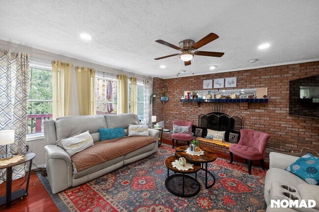 Building Photo - Spacious 4BR House in Germantown