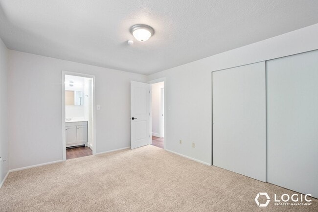 Building Photo - 844 E 2800 N
