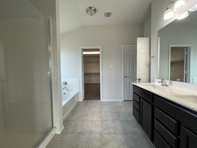 Building Photo - 1816 Cow House Ct