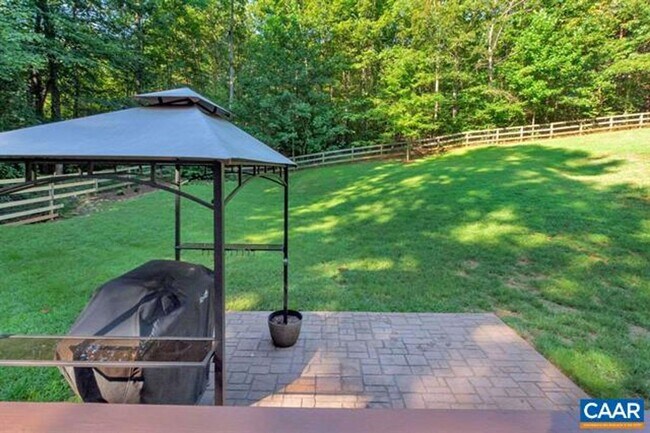 Building Photo - 991 Carodon Dr