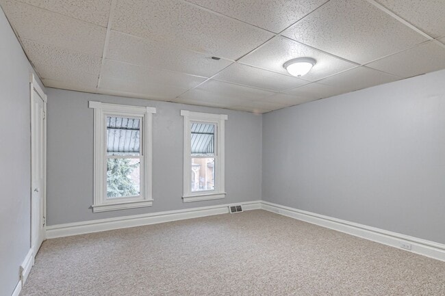 Building Photo - Remodeled 2 Bedroom, 1 Bathroom in Mt. Oliver- Newly Renovated!