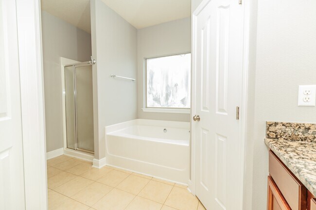 Building Photo - 406 Pendo Pl
