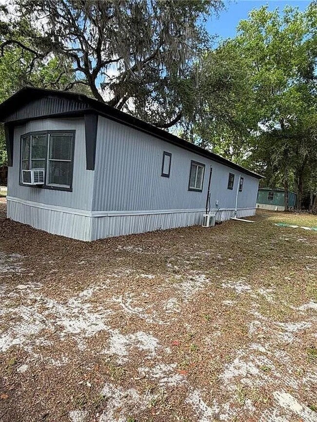 Building Photo - Fully renovated 2 bed/1 bath. No water/sewer bill!